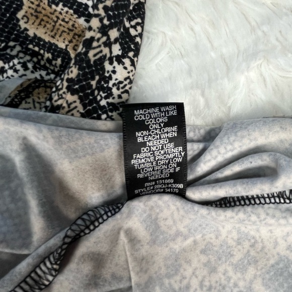 Red by BKE | Snake Print Top - Picture 5 of 7